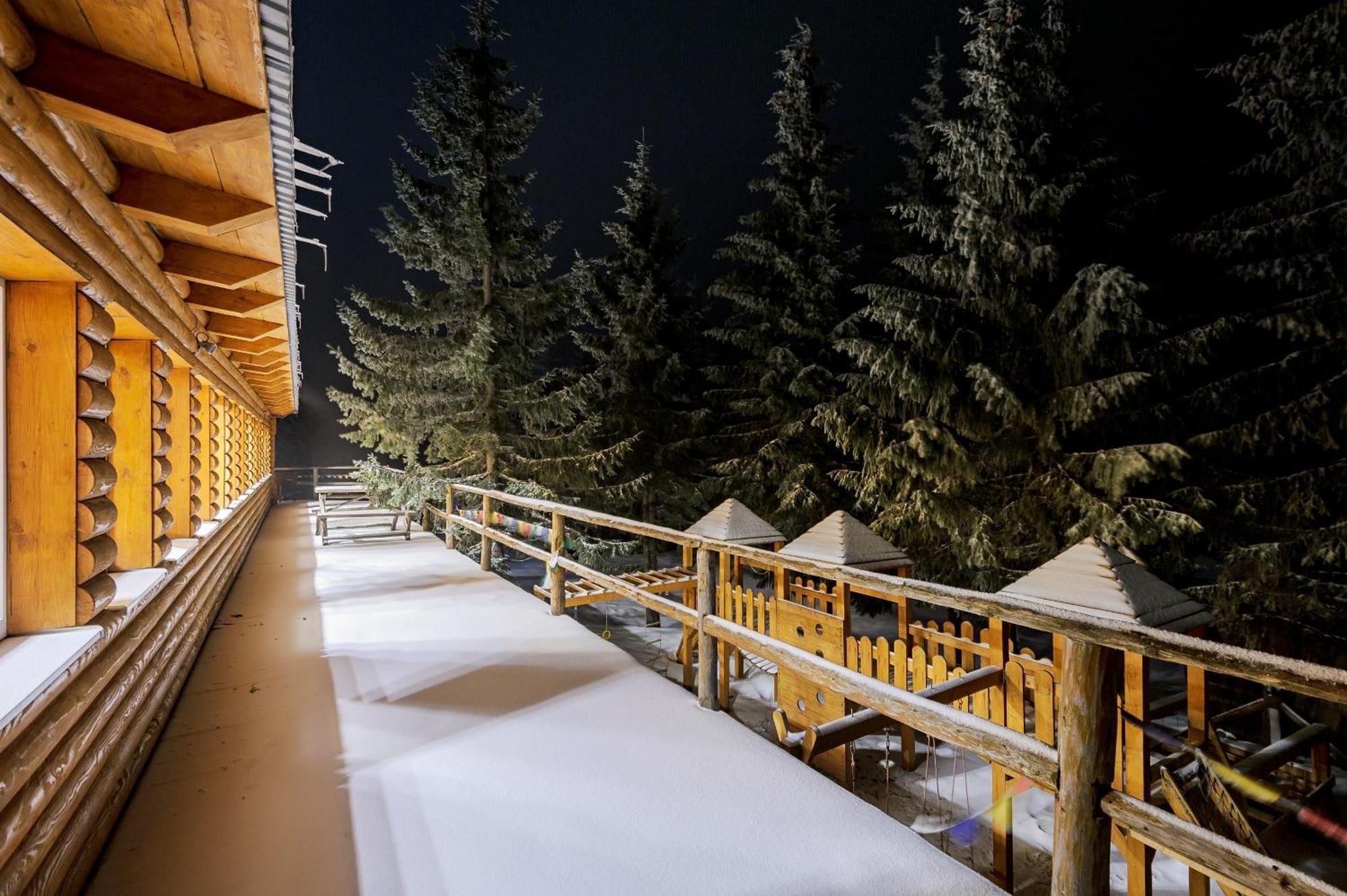Hotel Оаза à Dragobrat Extérieur photo